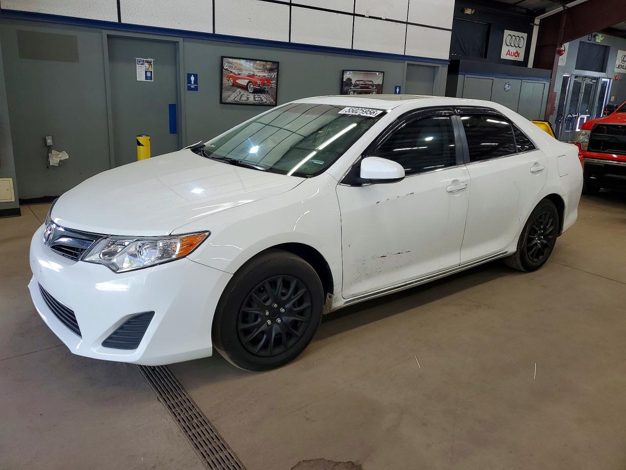 Salvage Toyota Camry Image