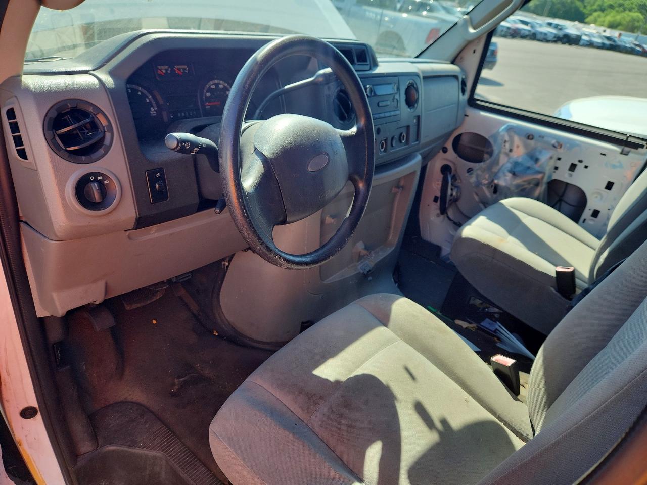 Ford Econoline E250 Van