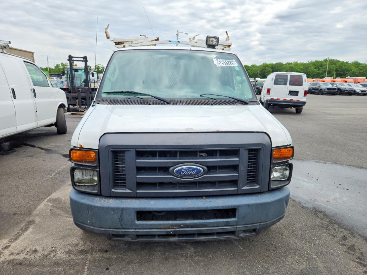 Ford Econoline E250 Van