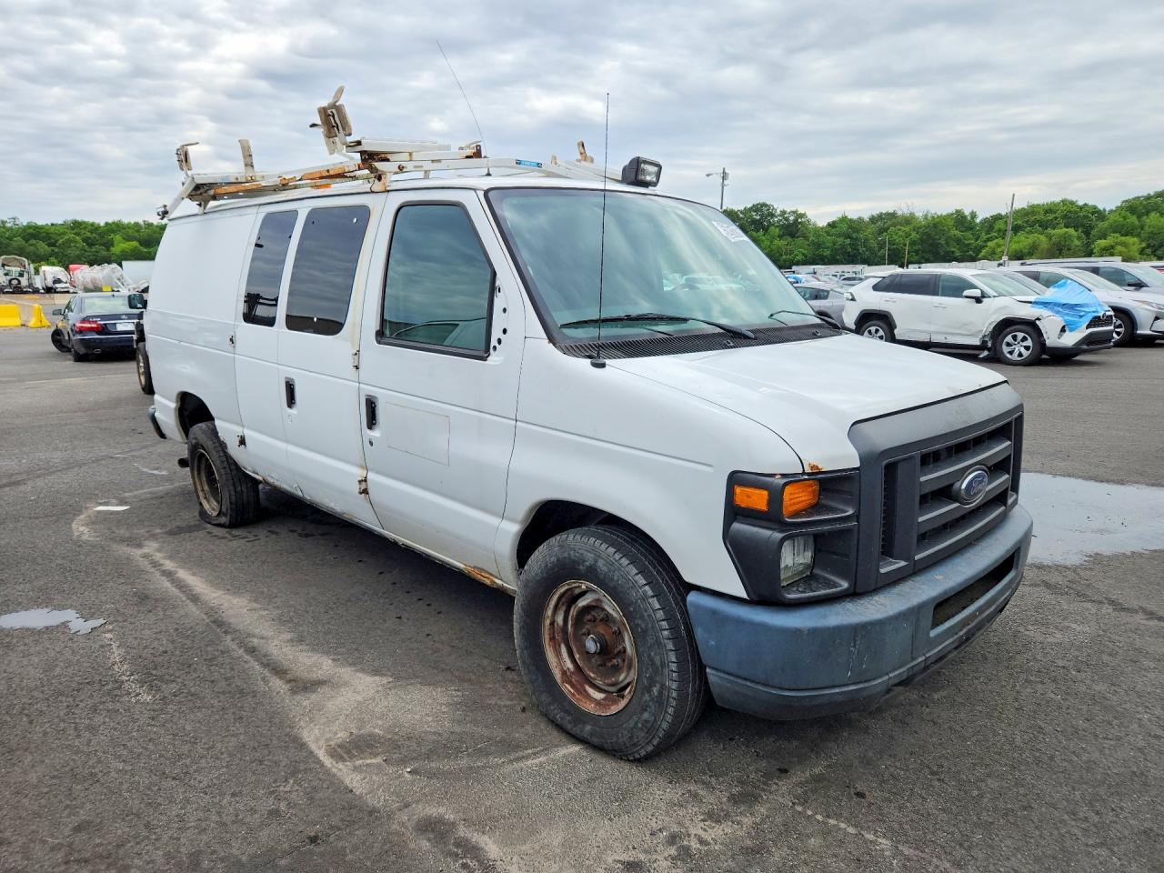 Ford Econoline E250 Van