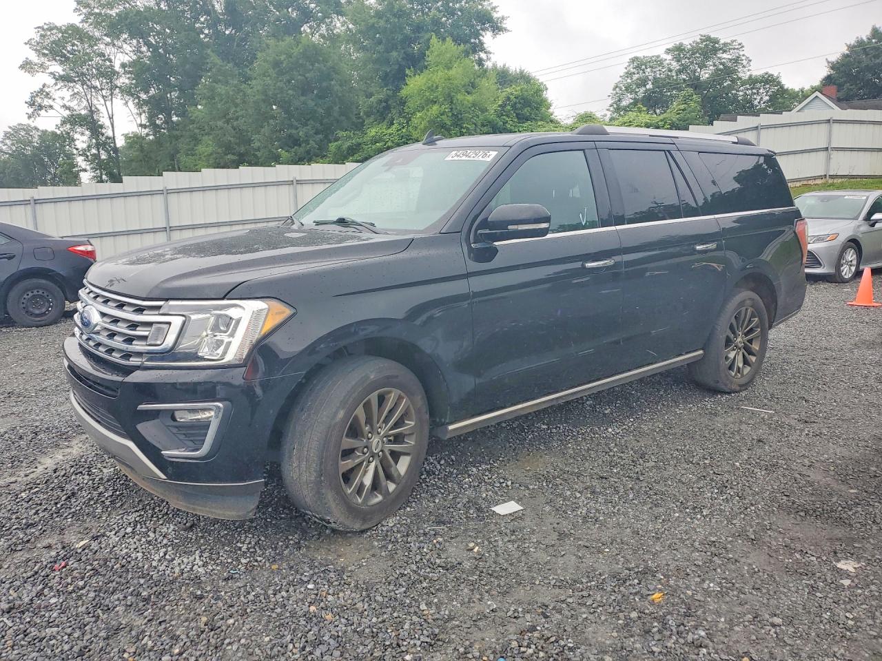 Salvage Ford Expedition Image