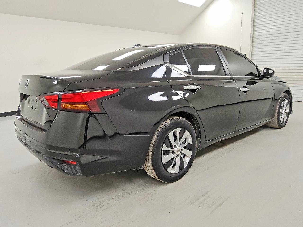 Nissan Altima S