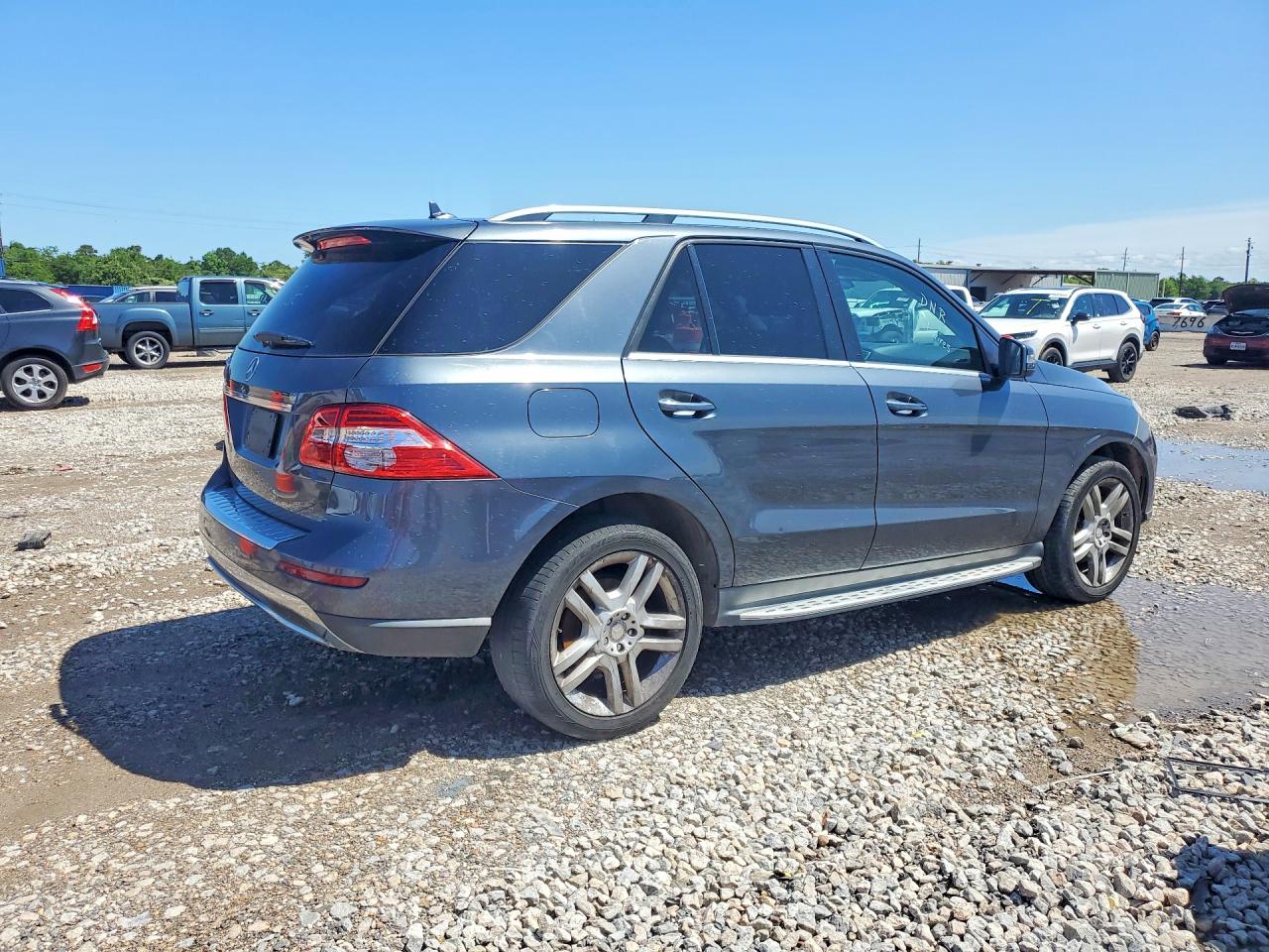 Mercedes-Benz M-Class 350