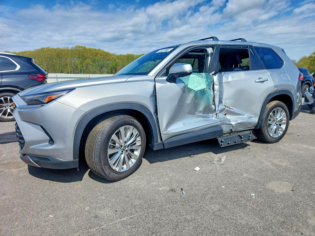 Salvage Toyota Grand Highlander Image