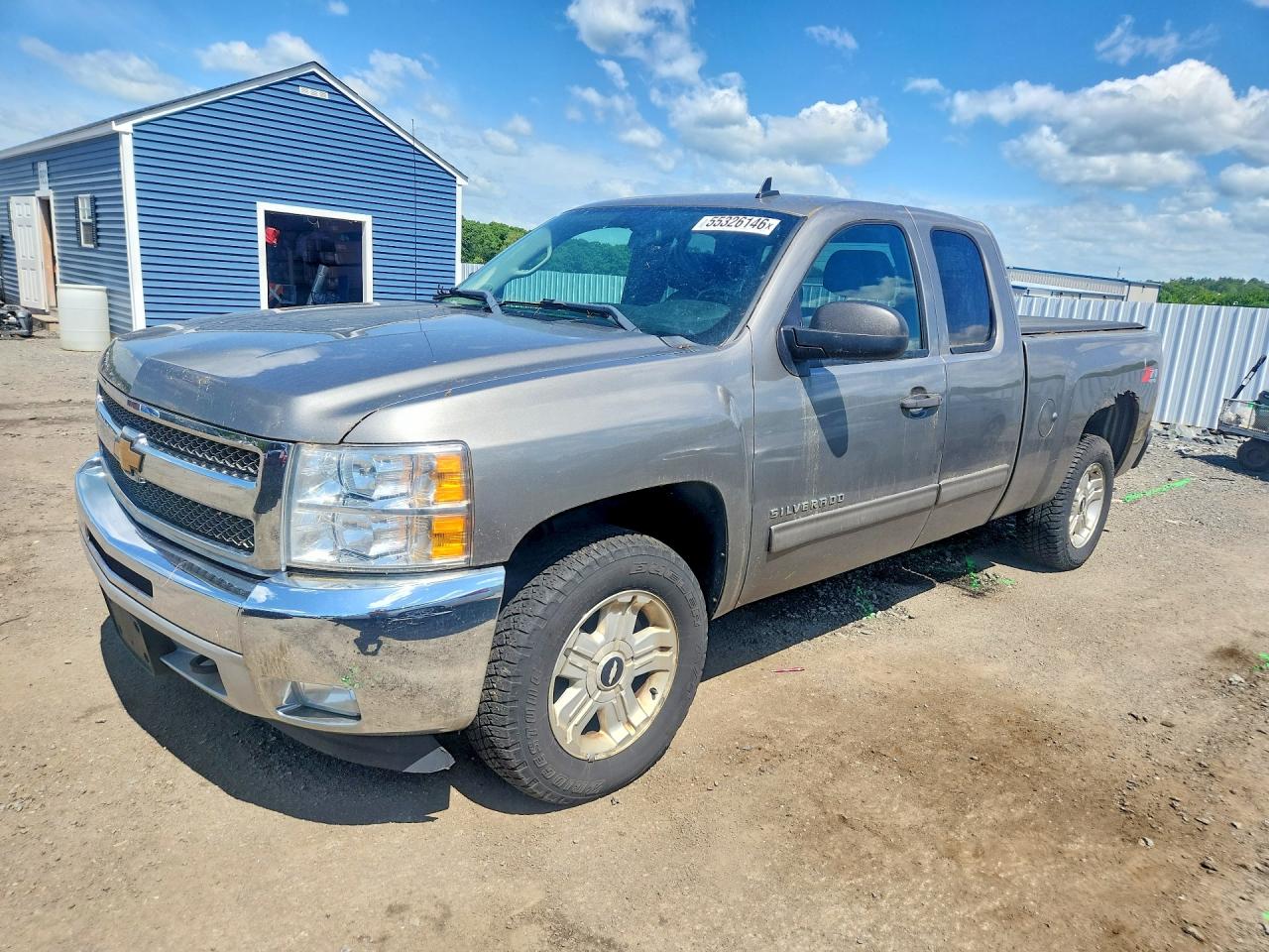 Salvage Chevrolet Silverado Image