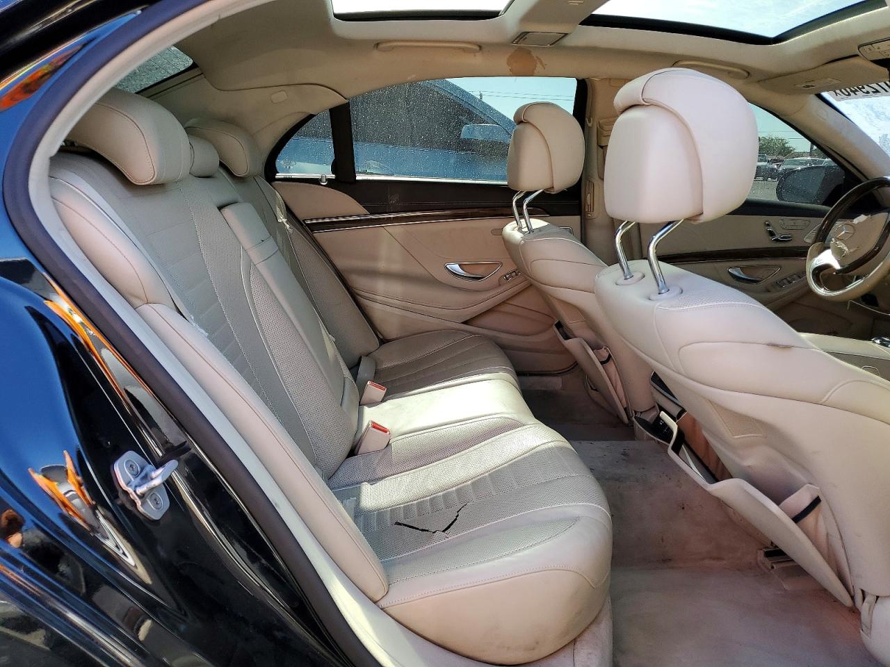 Mercedes-Benz S-Class 550