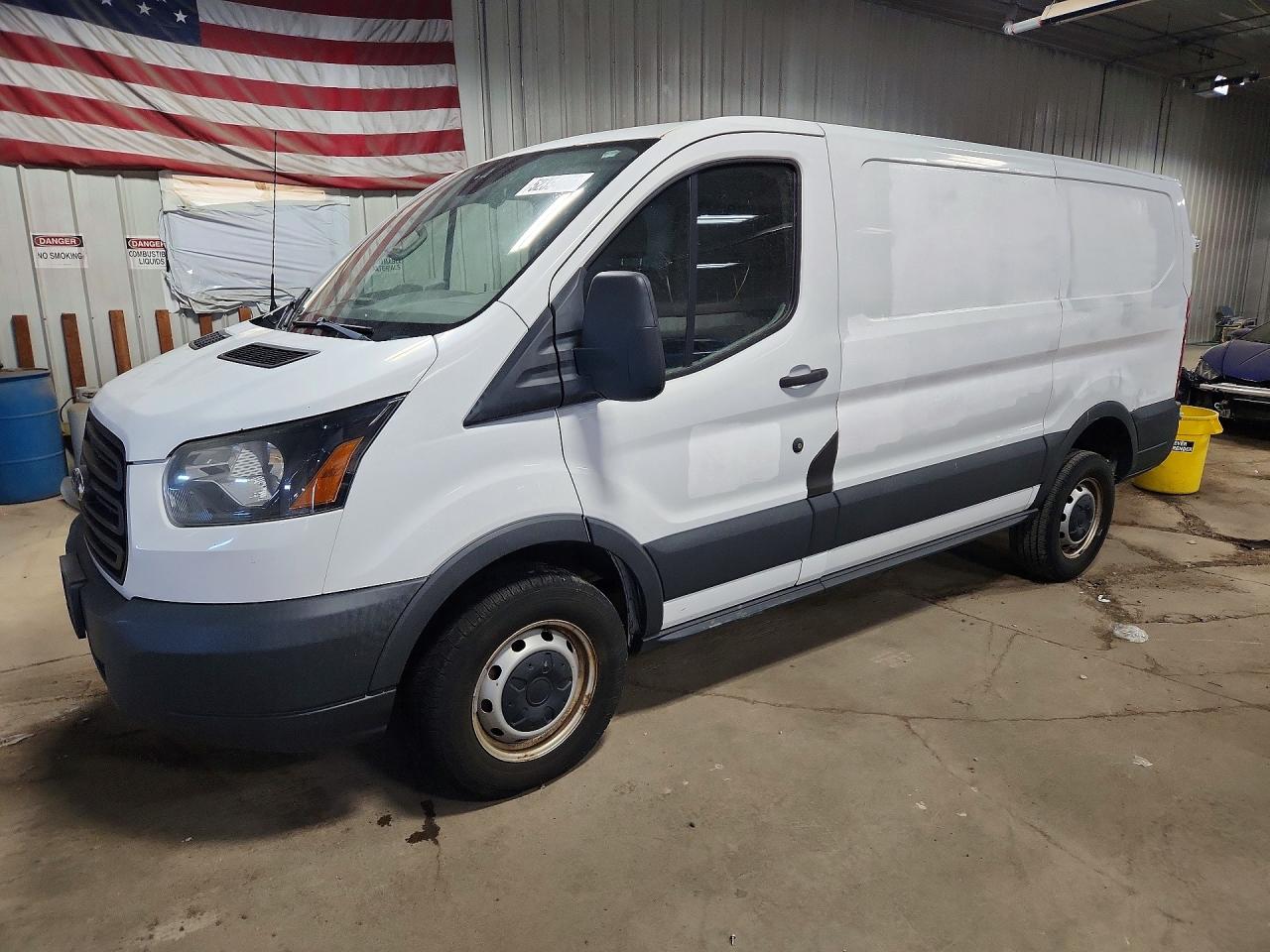 Salvage Ford Transit Image