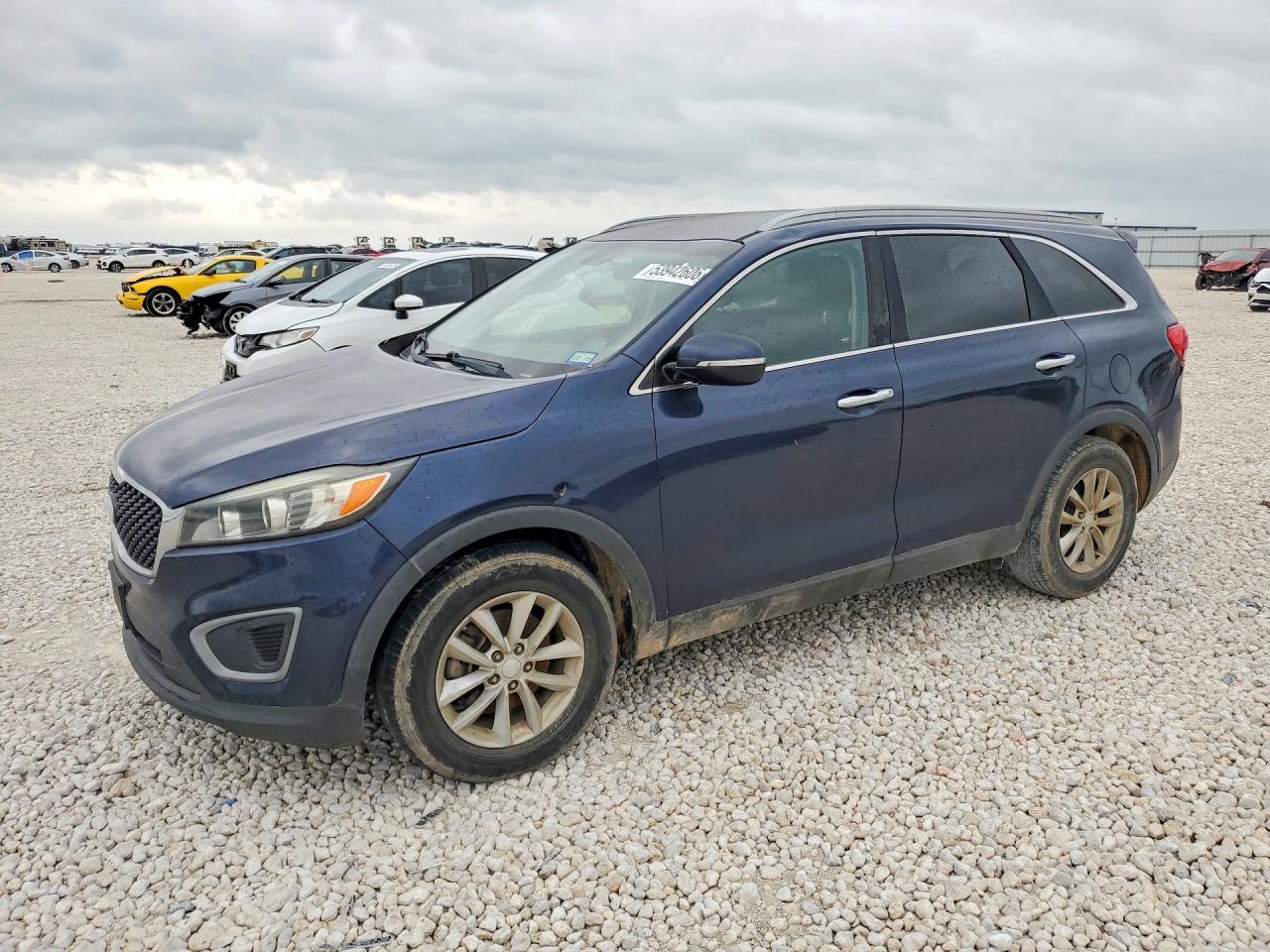 Salvage Kia Sorento Image
