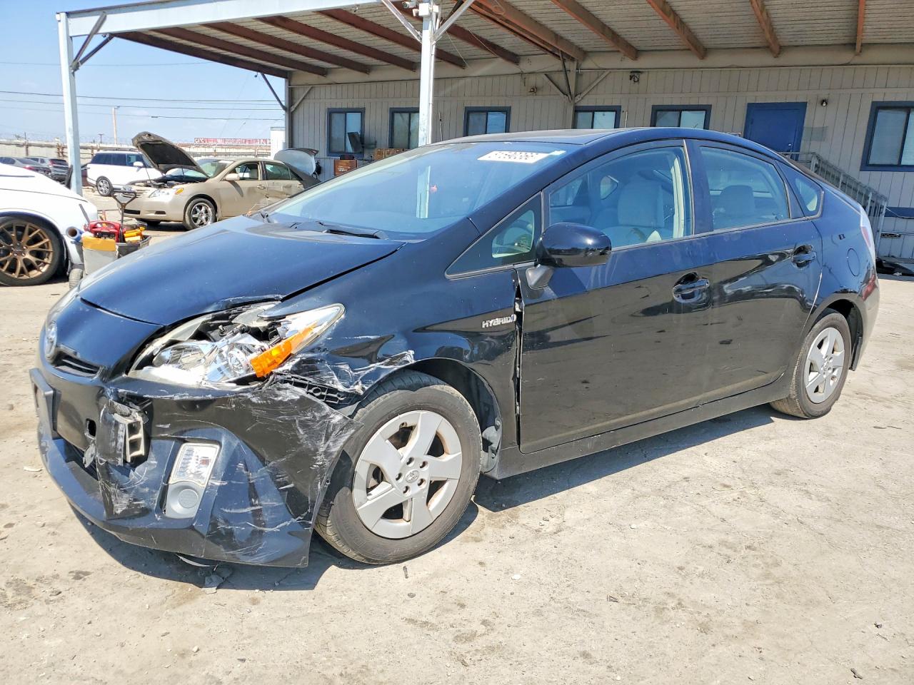 Salvage Toyota Prius Image