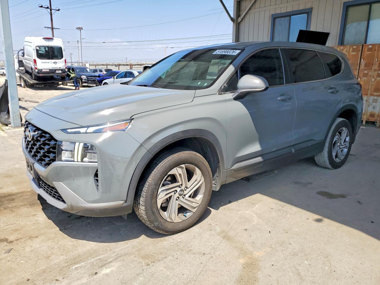 Salvage Hyundai SANTA FE Image