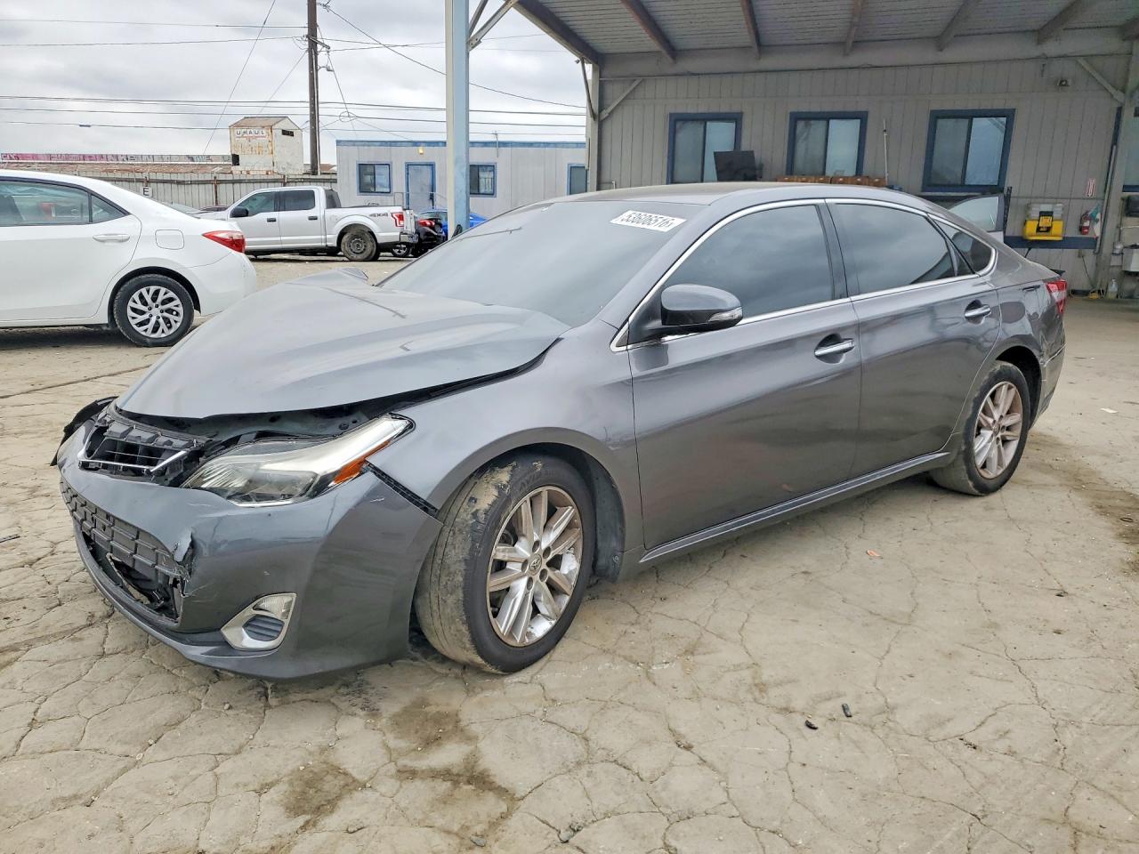 Salvage Toyota Avalon Image