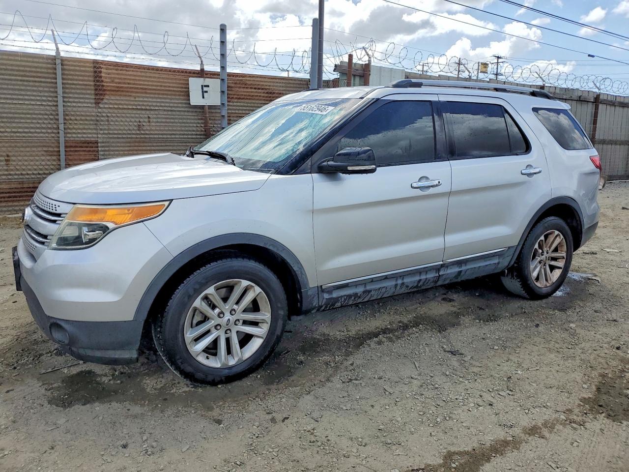 Salvage Ford Explorer Image