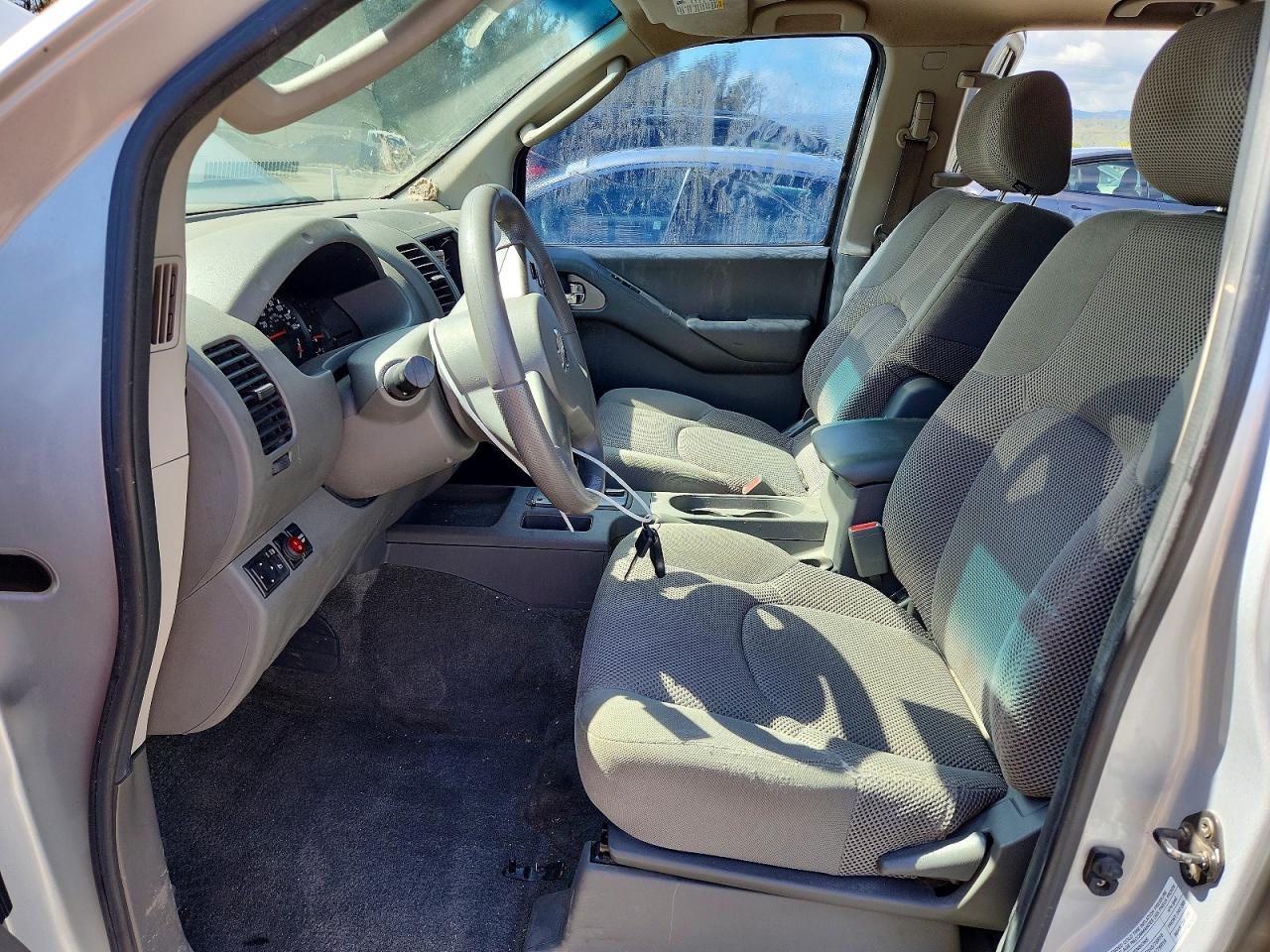 Nissan Frontier Se