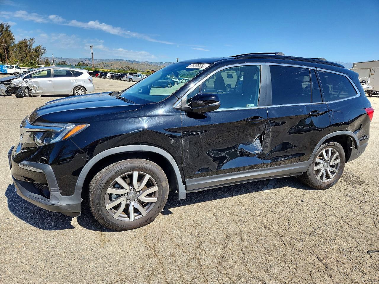 Salvage Honda Pilot Image