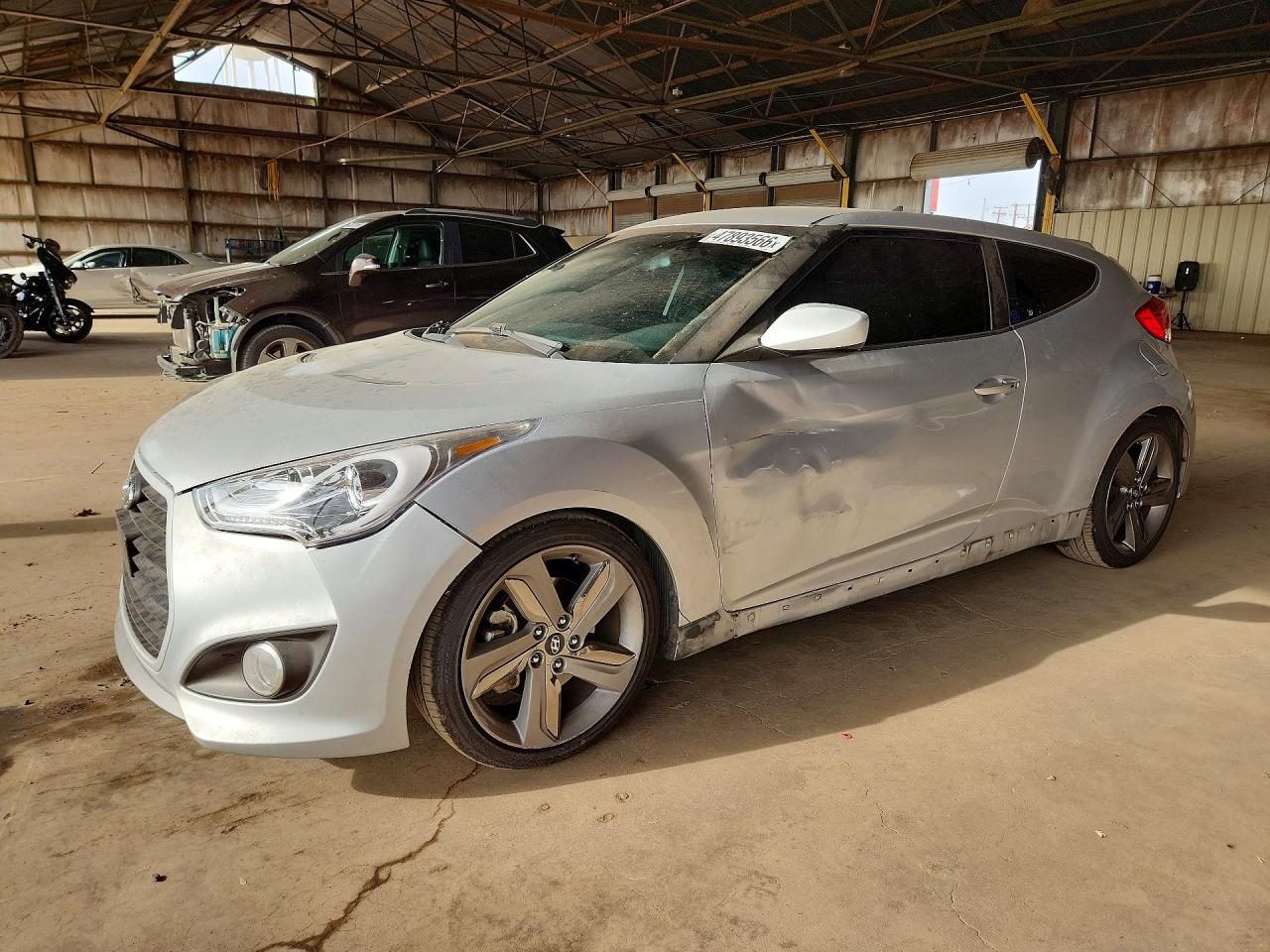 Salvage Hyundai VELOSTER Image