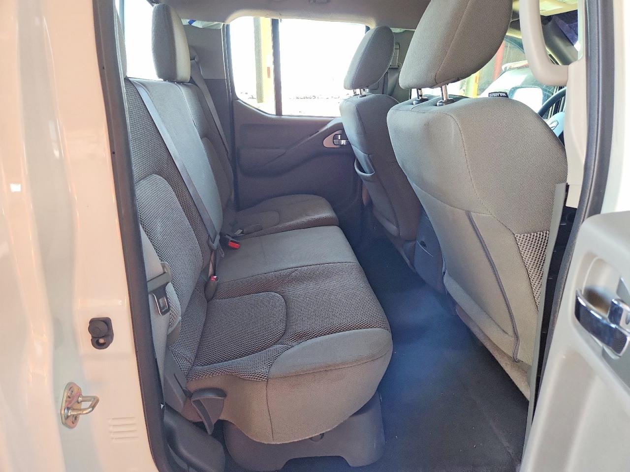 Nissan Frontier Sv