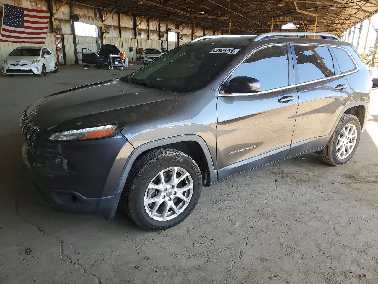 Salvage Jeep Cherokee Image