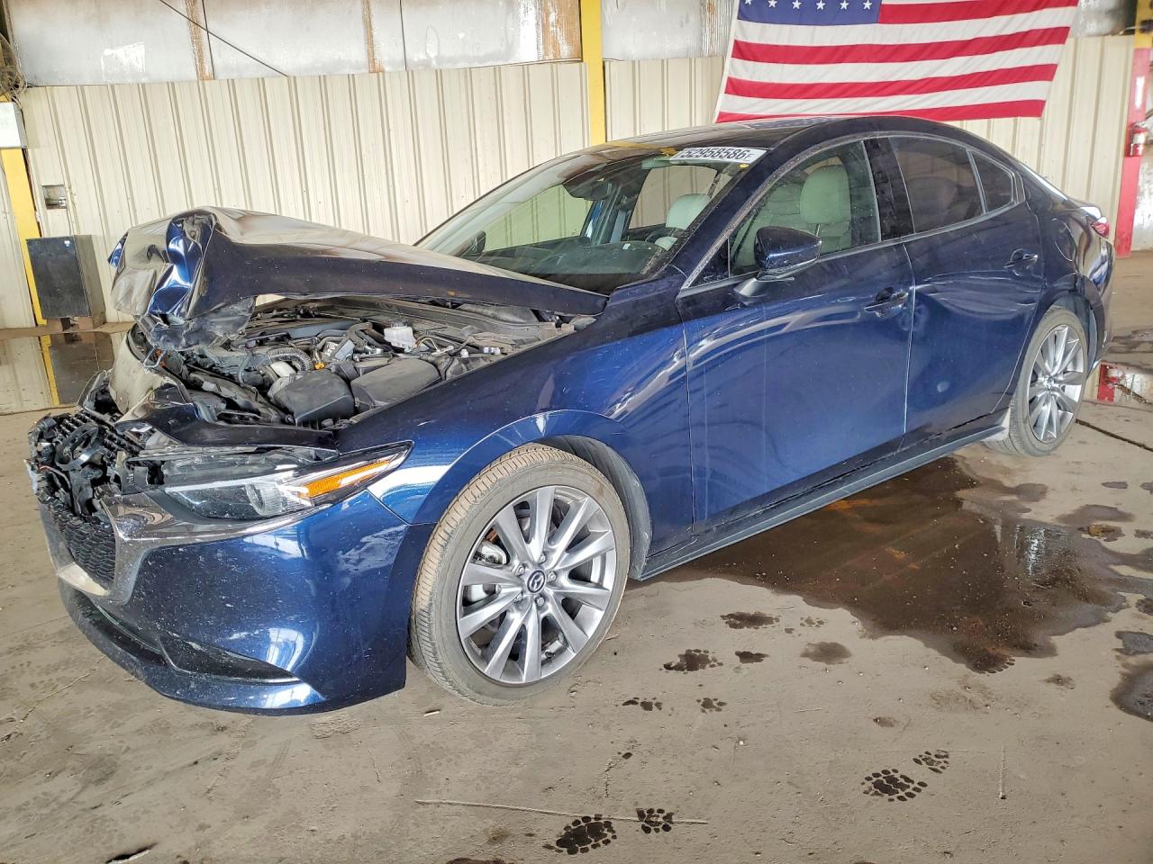 Salvage Mazda 3 Image