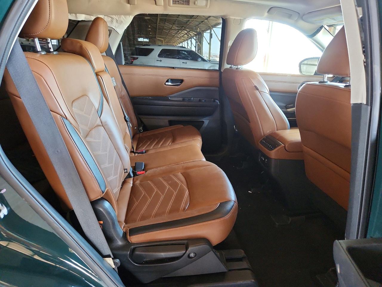 Nissan Pathfinder Platinum