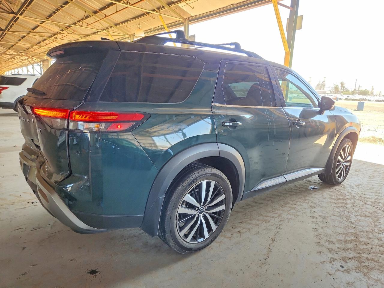 Nissan Pathfinder Platinum