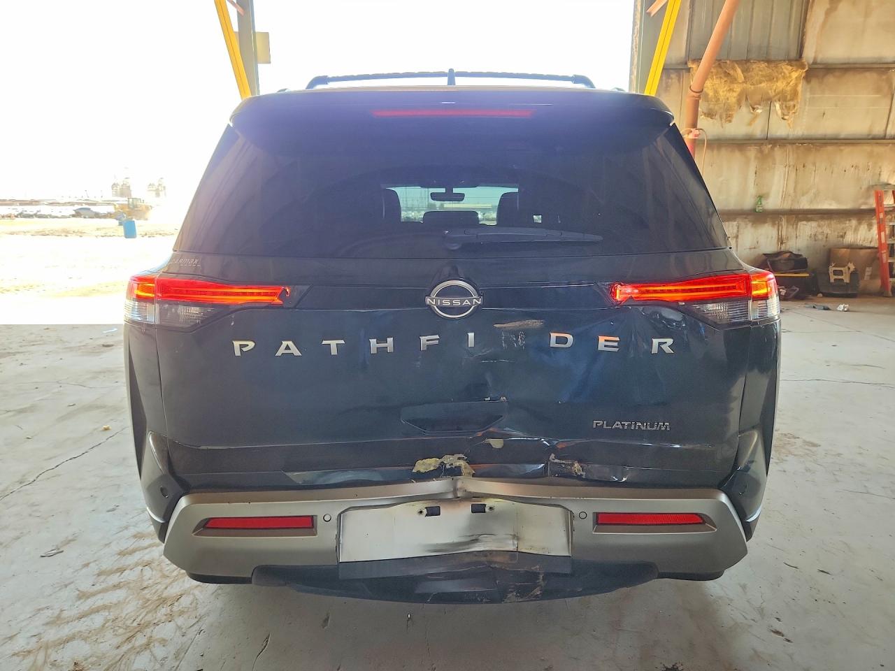 Nissan Pathfinder Platinum