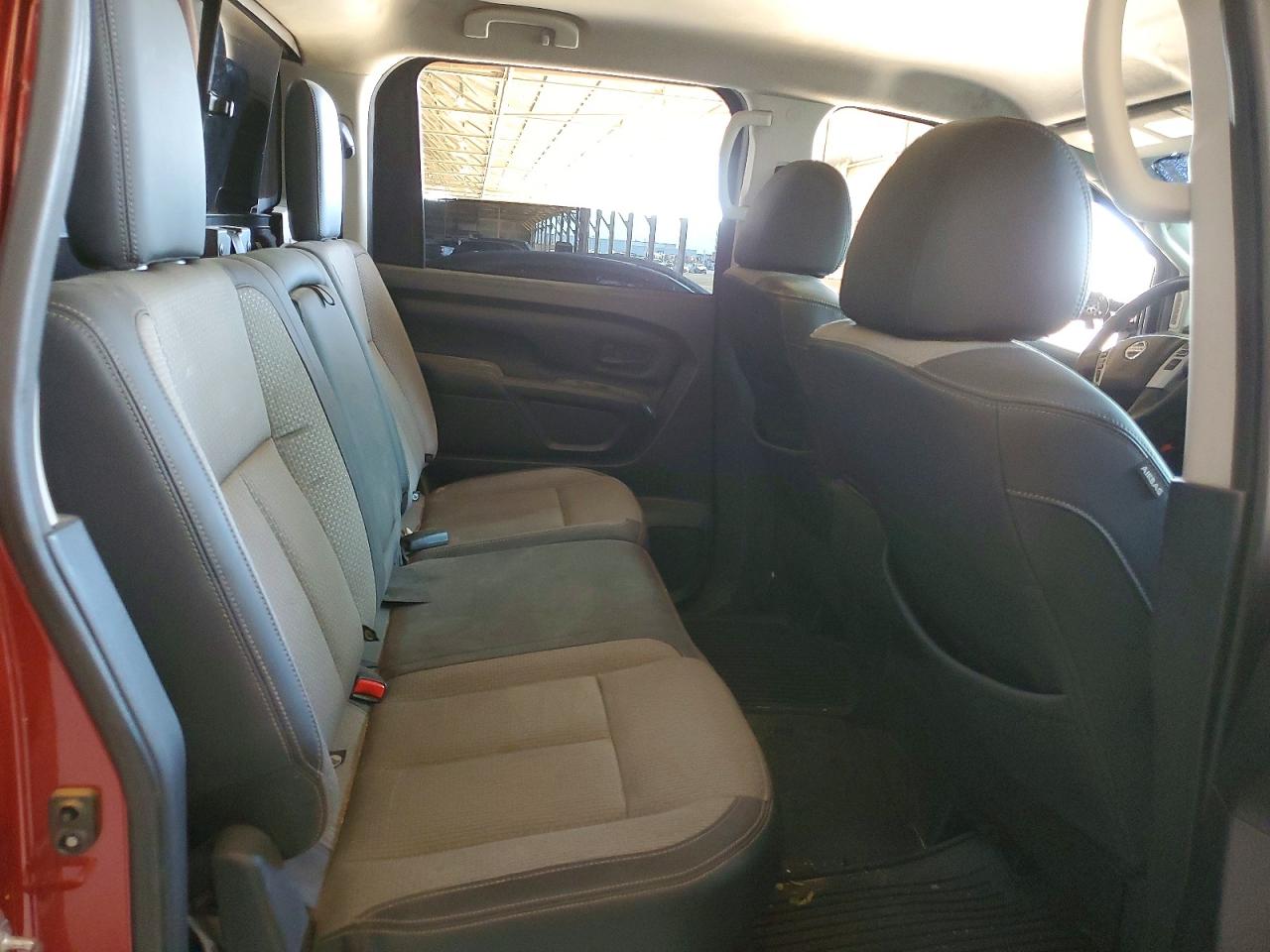 Nissan Titan S