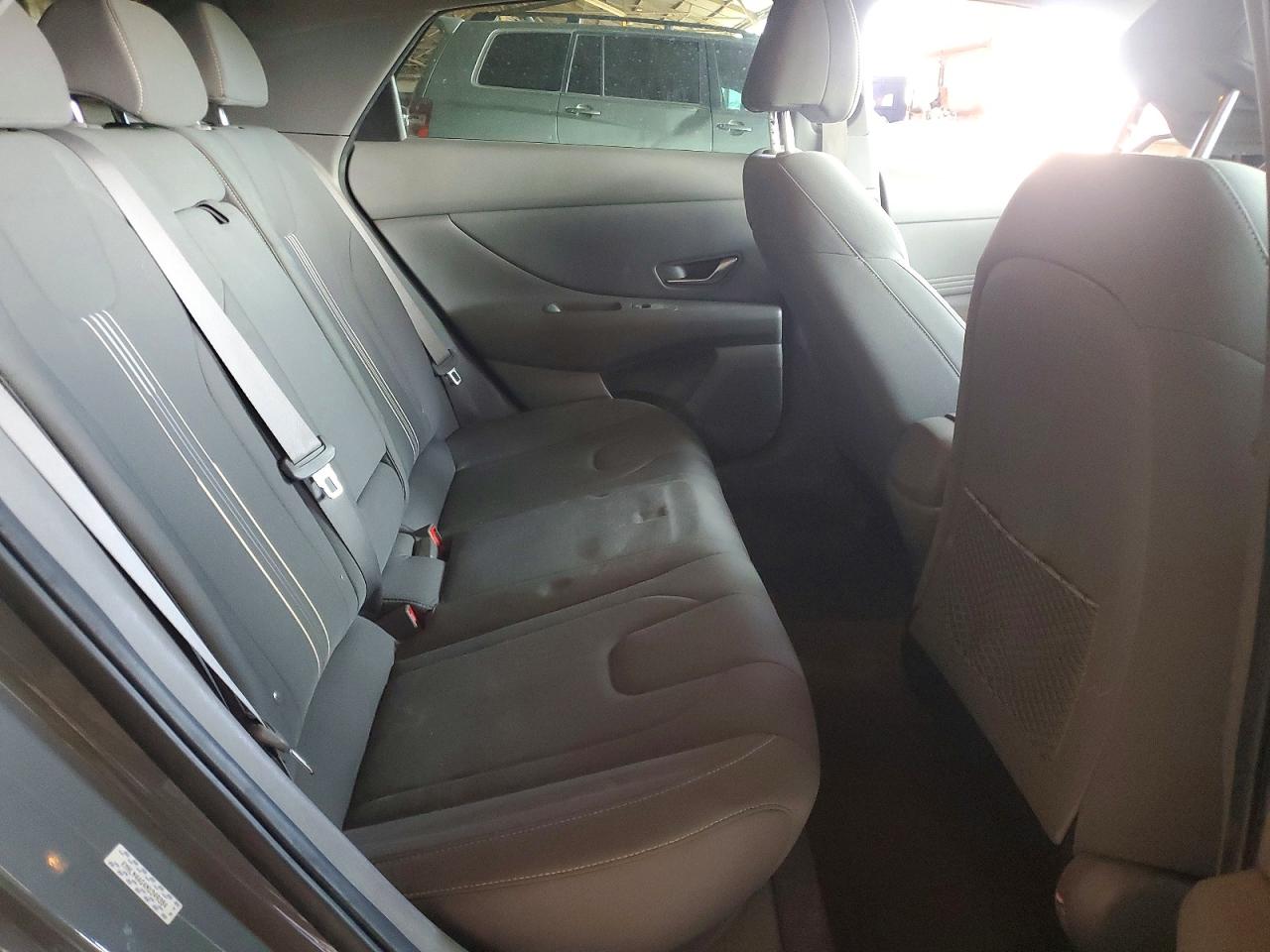 Hyundai ELANTRA Sel