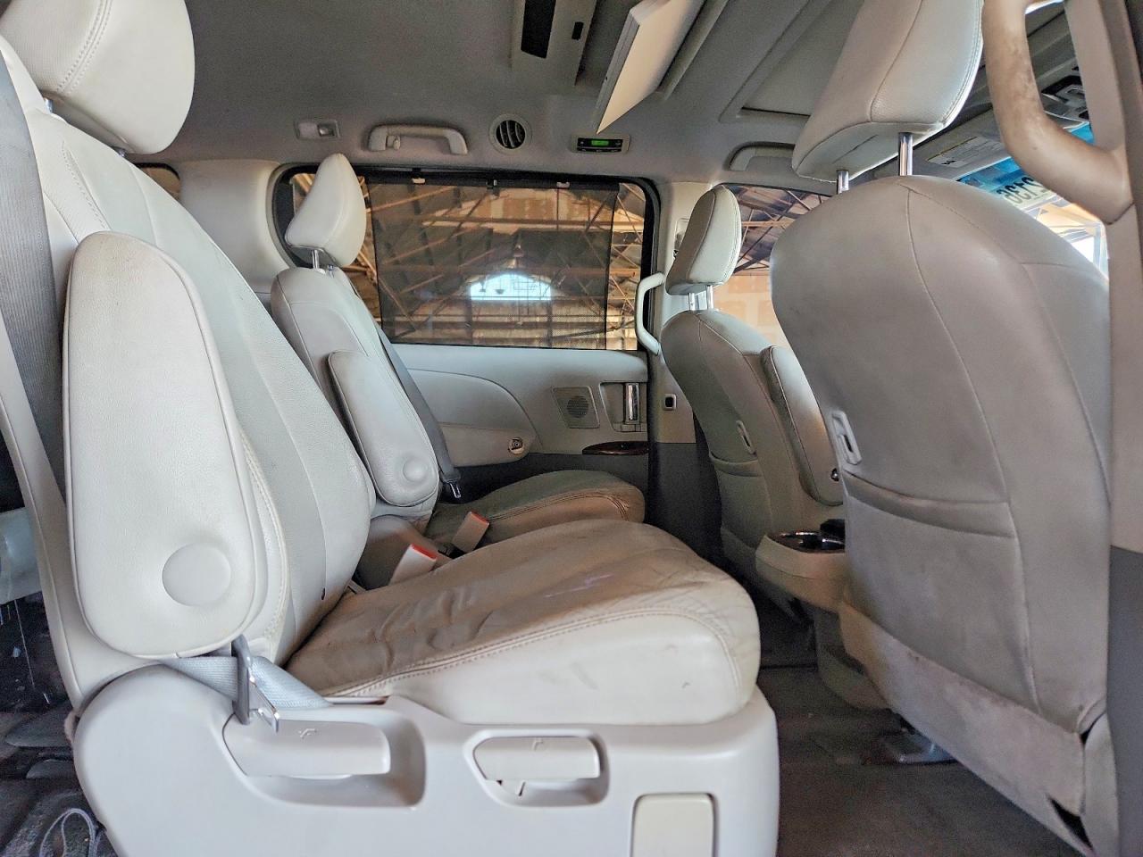 Toyota Sienna Xle 7-passenger