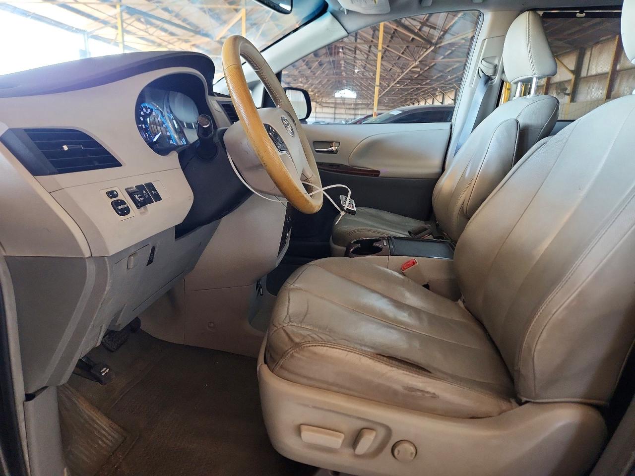 Toyota Sienna Xle 7-passenger