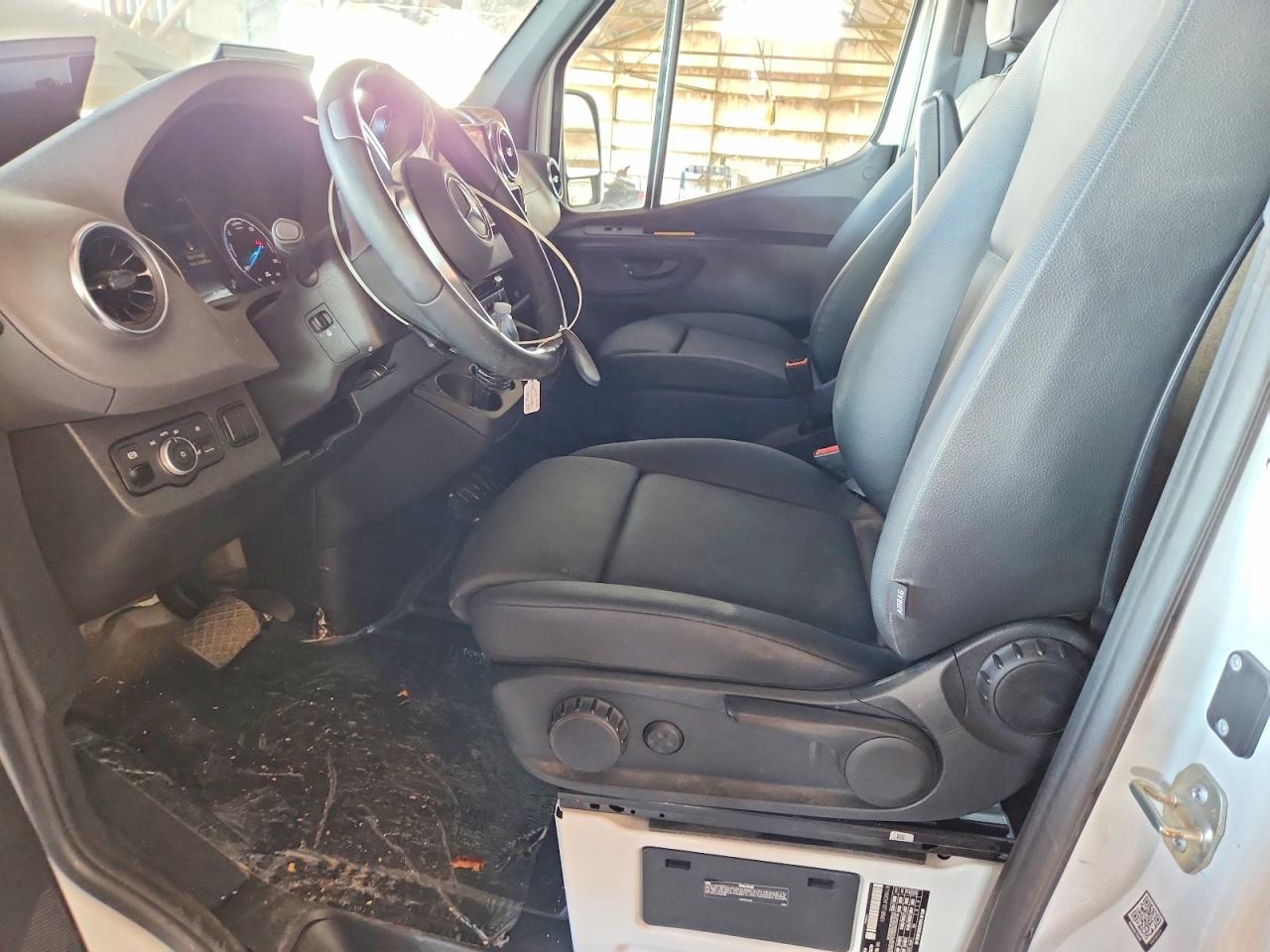 Mercedes-Benz Esprinter 2500