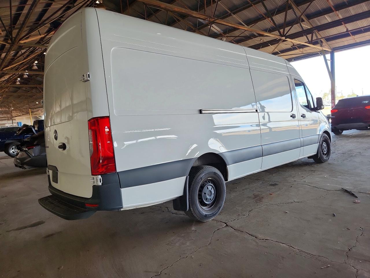 Mercedes-Benz Esprinter 2500