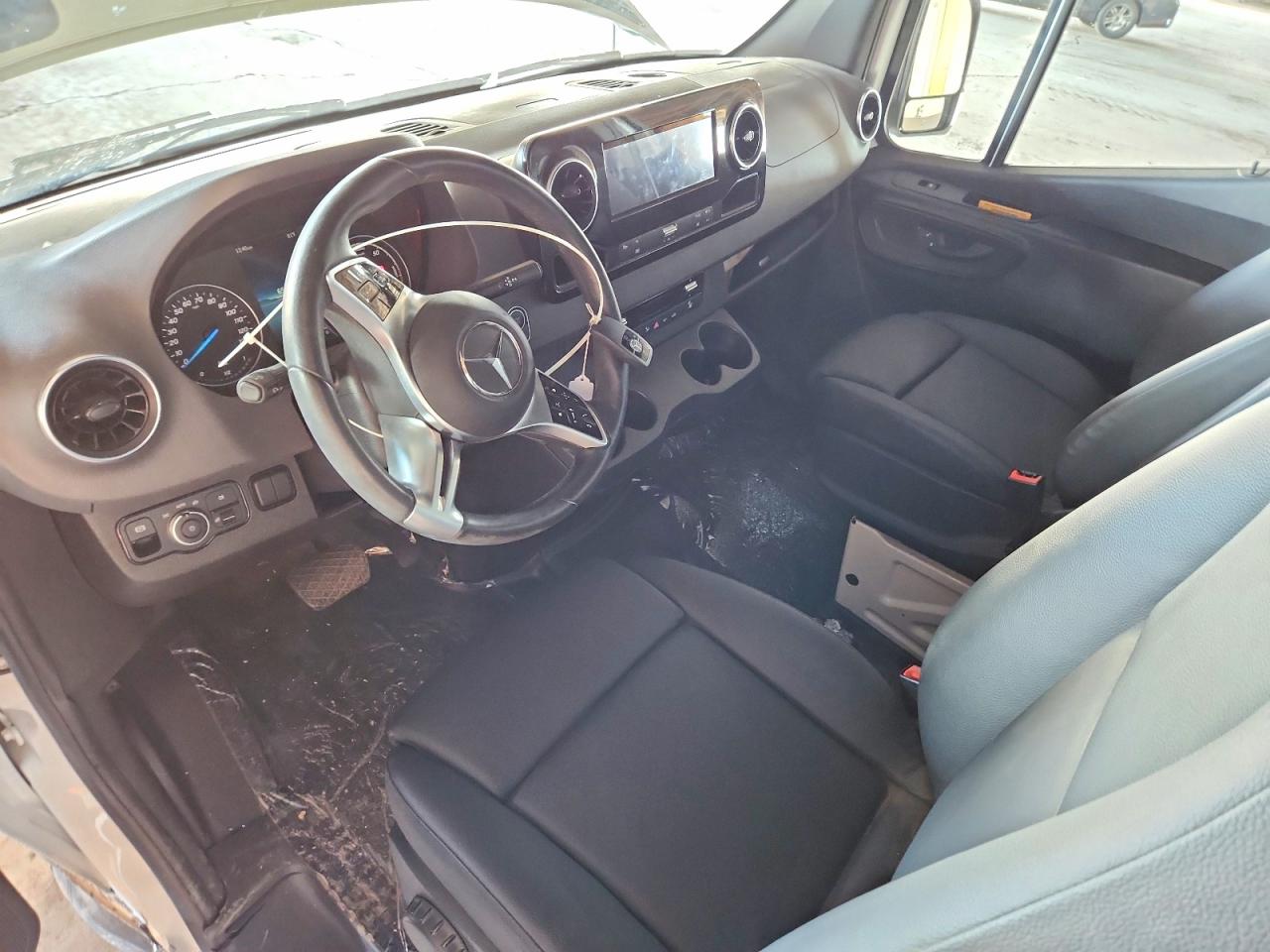Mercedes-Benz Esprinter 2500