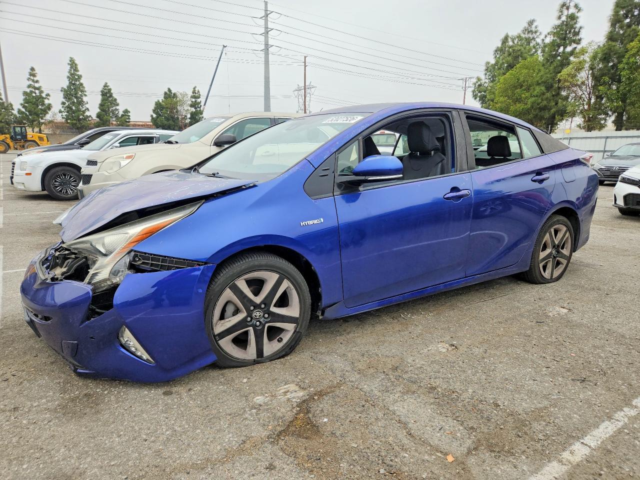 Salvage Toyota Prius Image