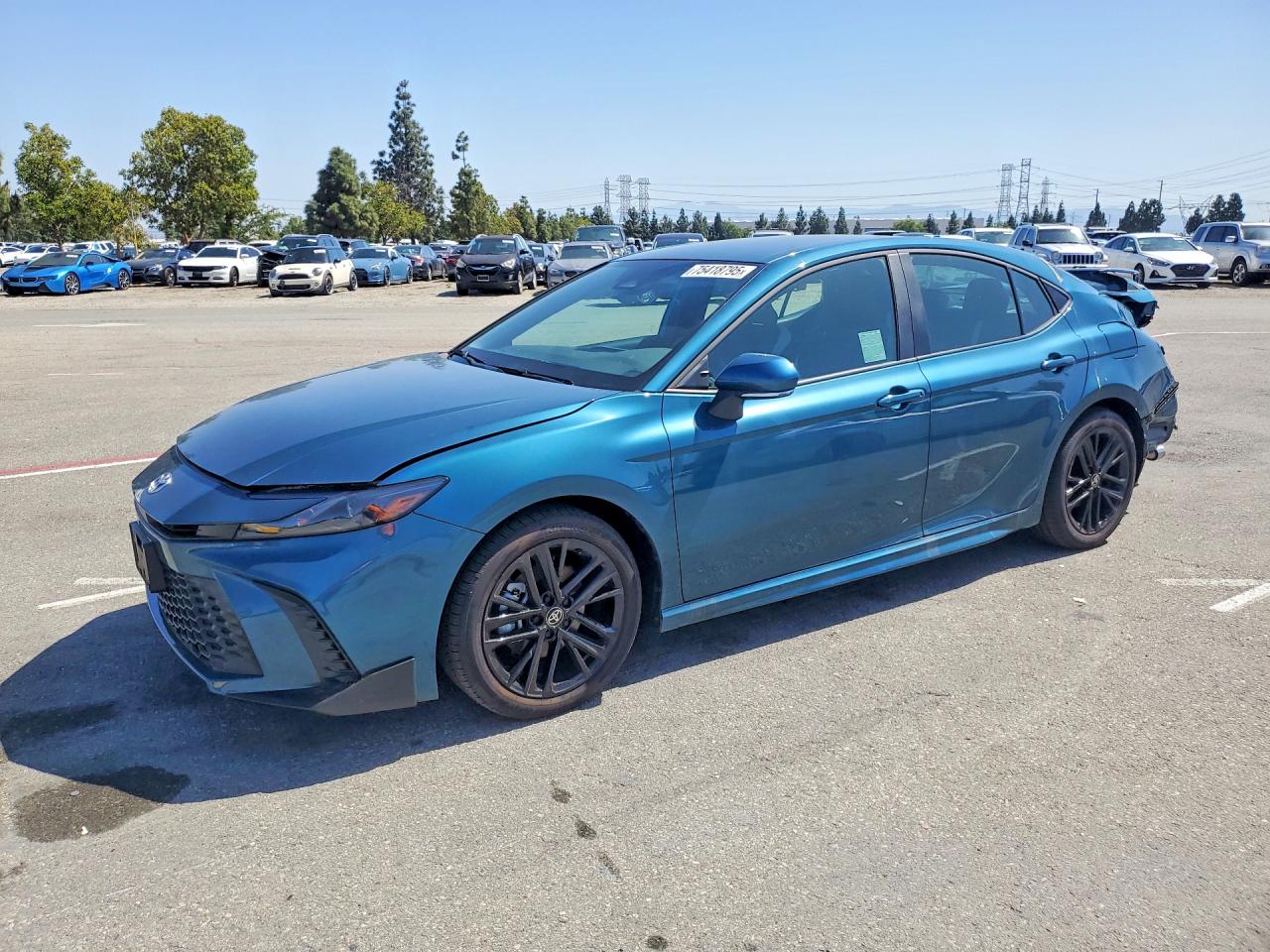 Salvage Toyota Camry Image