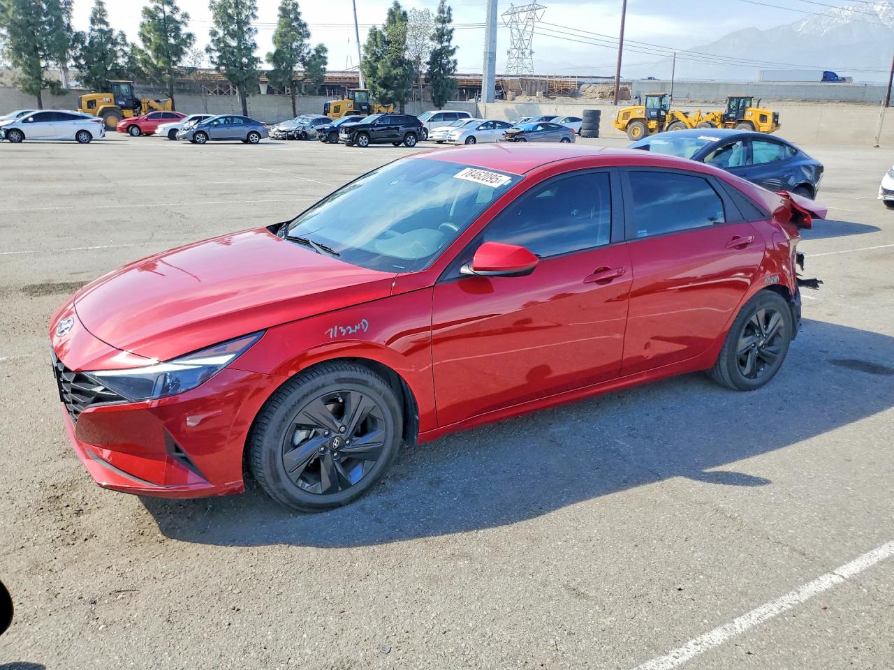 Salvage Hyundai ELANTRA Image