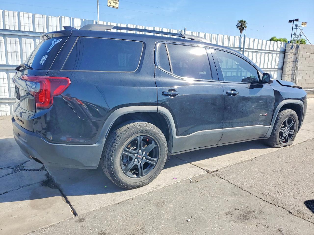 GMC Acadia At4