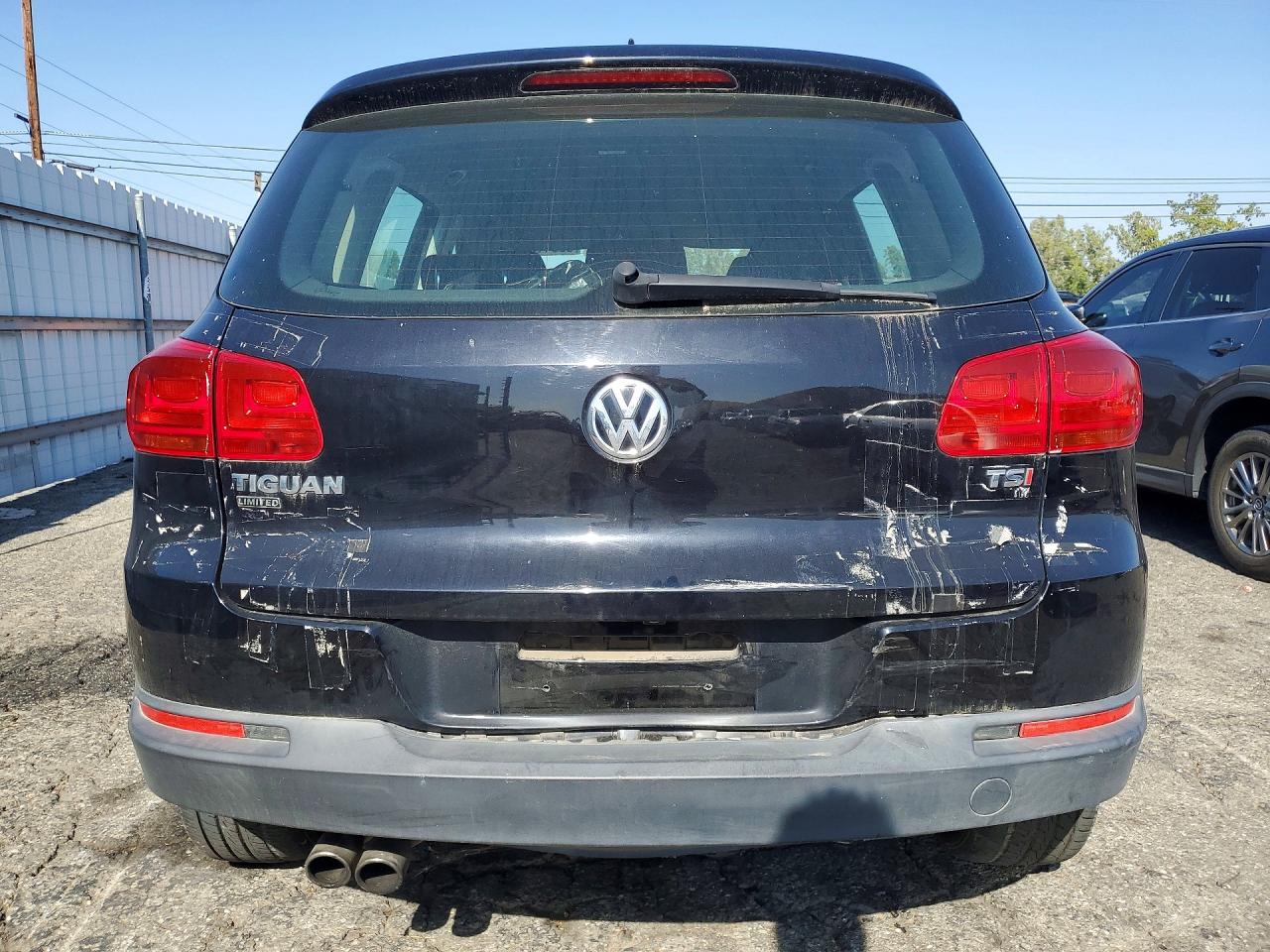Volkswagen Tiguan S