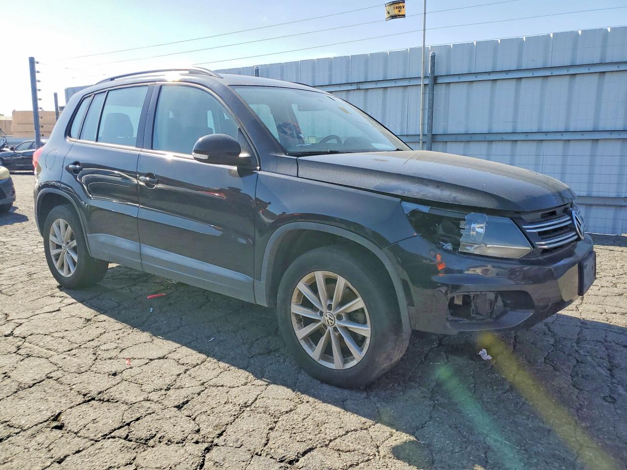 Volkswagen Tiguan S