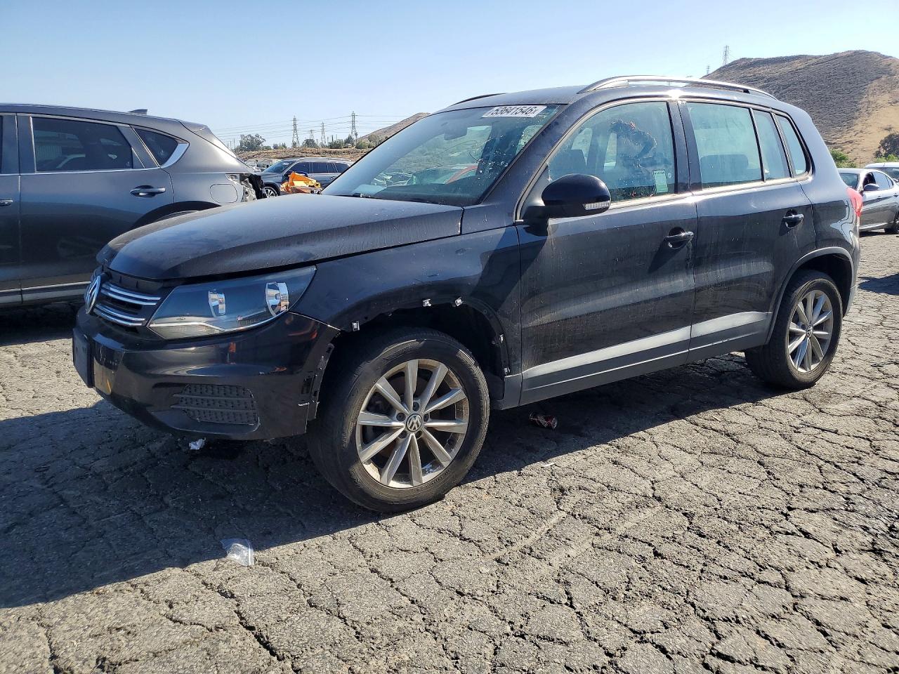 Salvage Volkswagen Tiguan Image