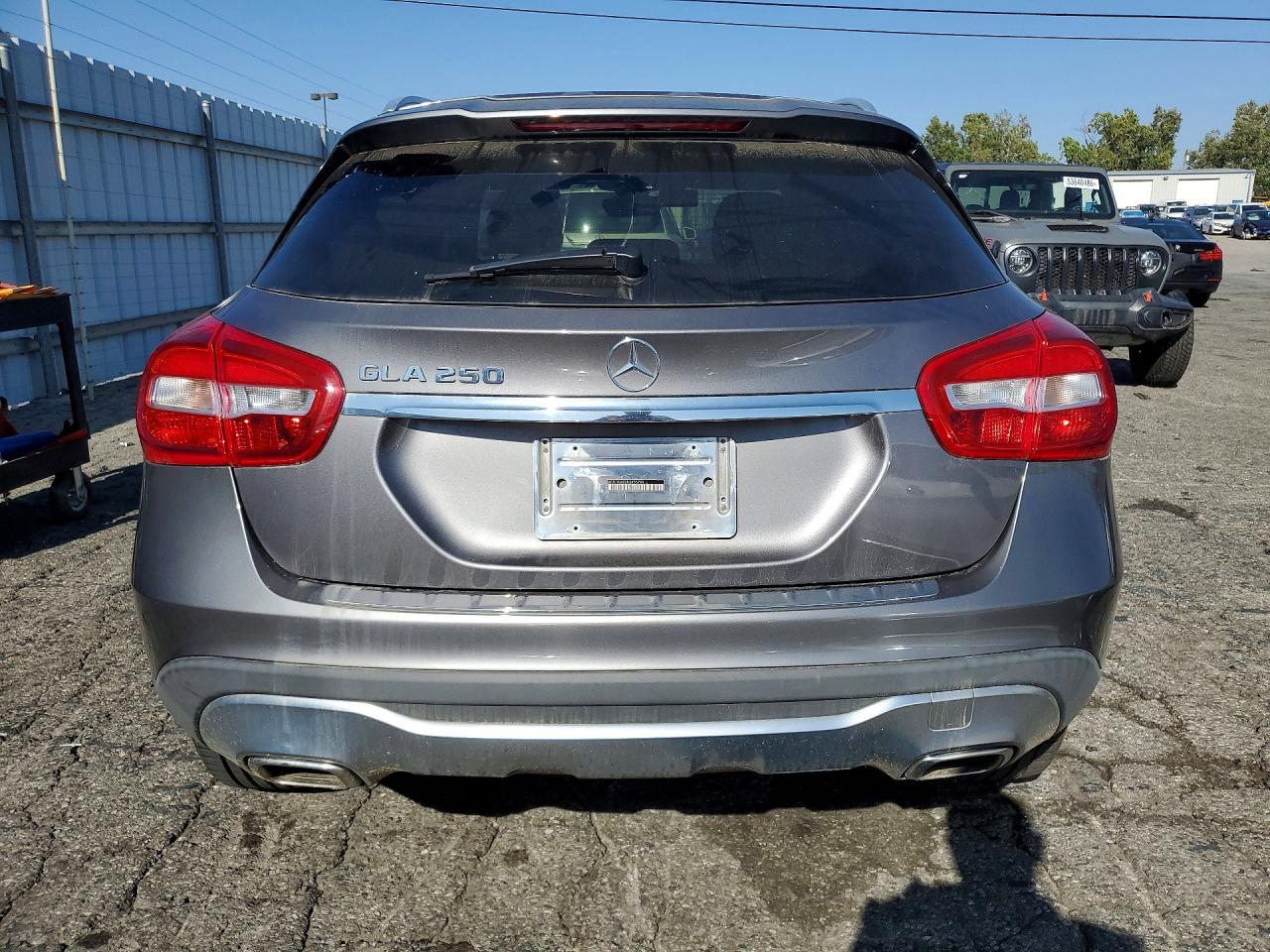 Mercedes-Benz GLA 250