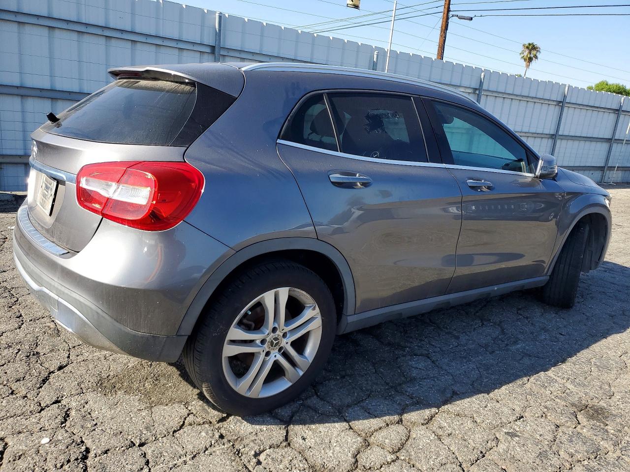 Mercedes-Benz GLA 250
