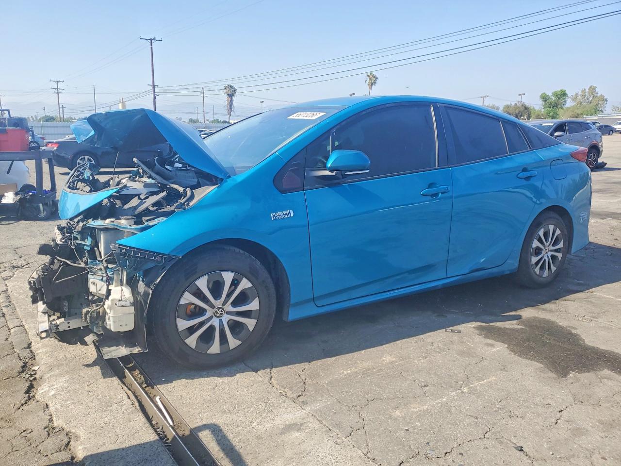 Salvage Toyota Prius Image