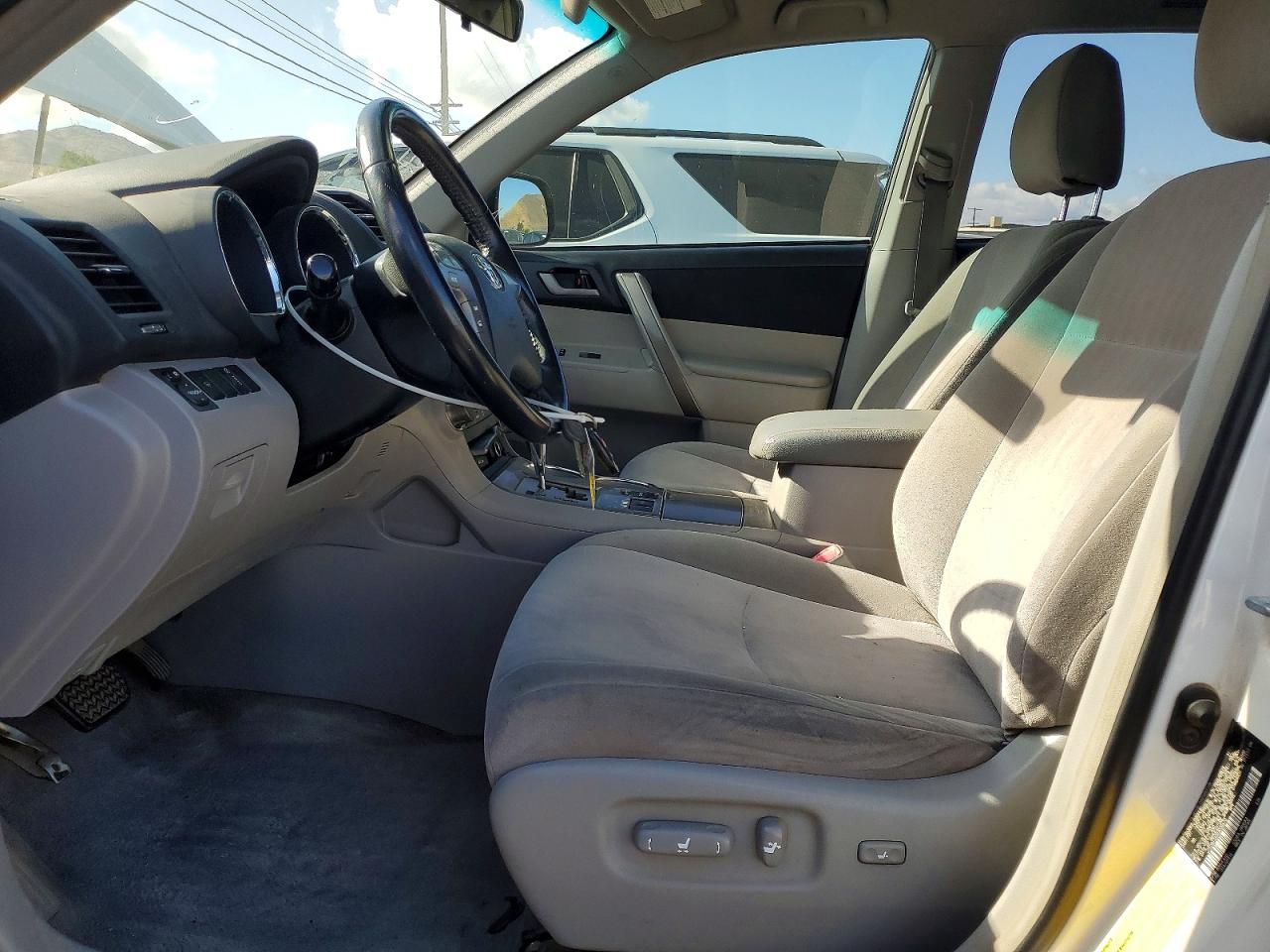 Toyota Highlander Sport