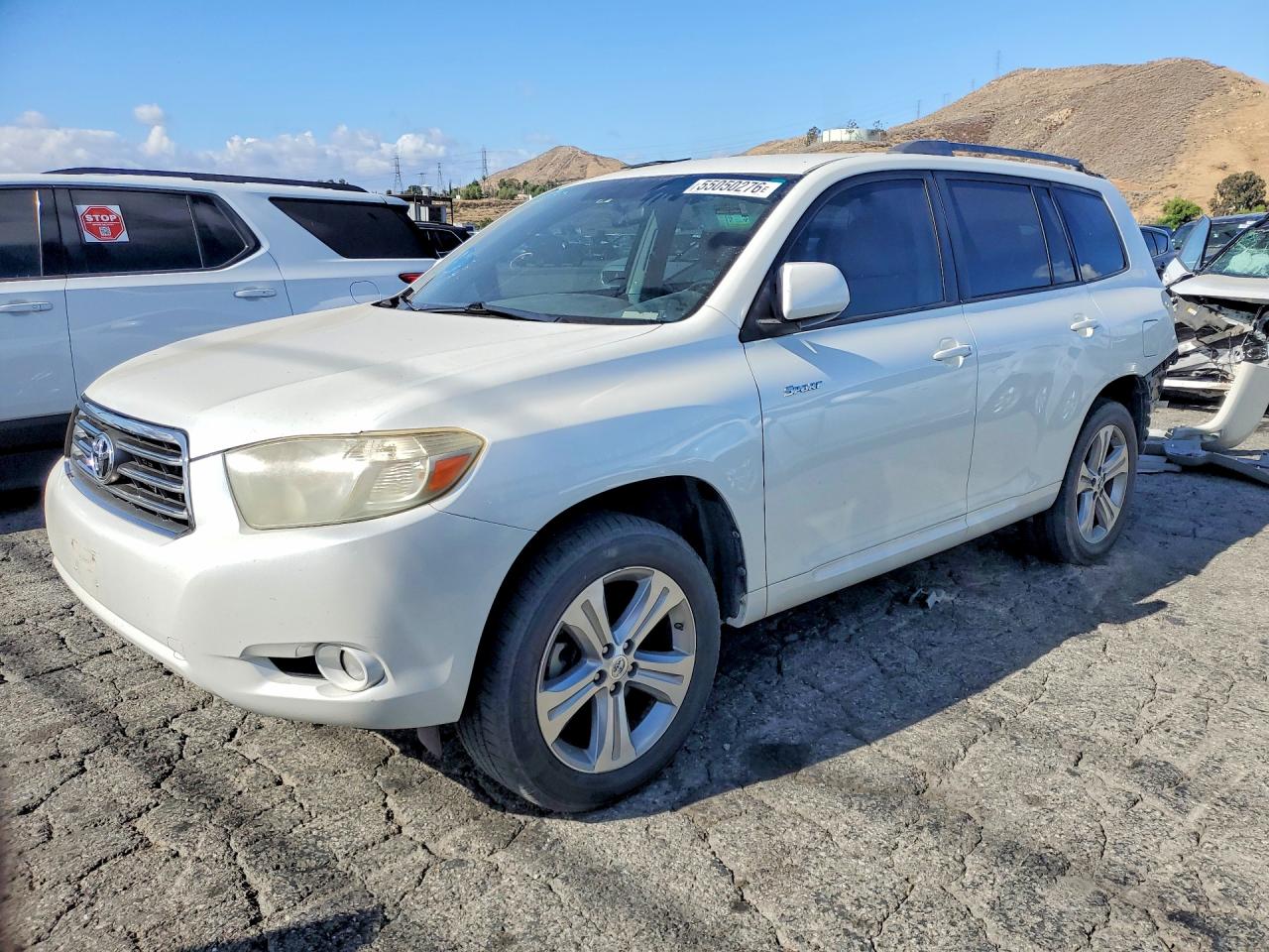 Salvage Toyota Highlander Image