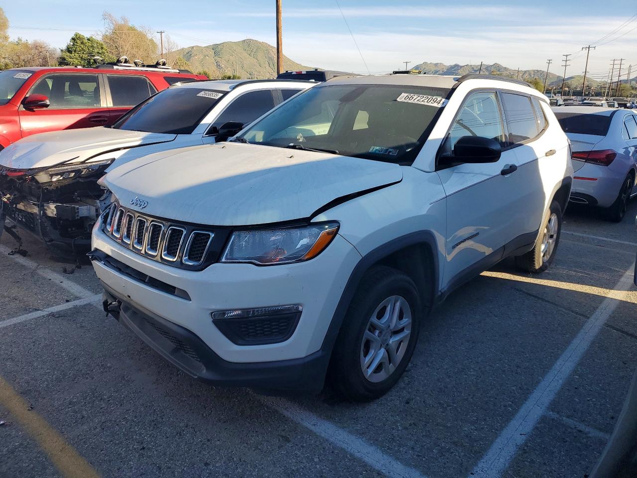 Salvage Jeep Compass Image