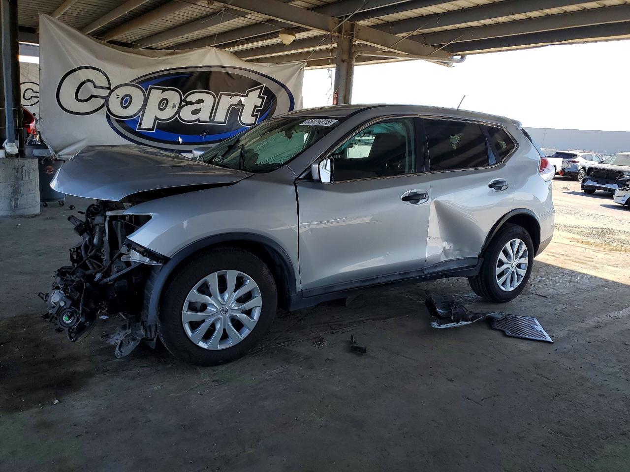 Salvage Nissan Rogue Image