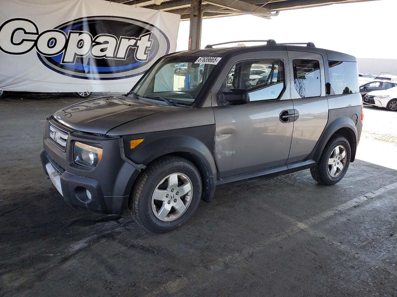 Salvage Honda Element Image