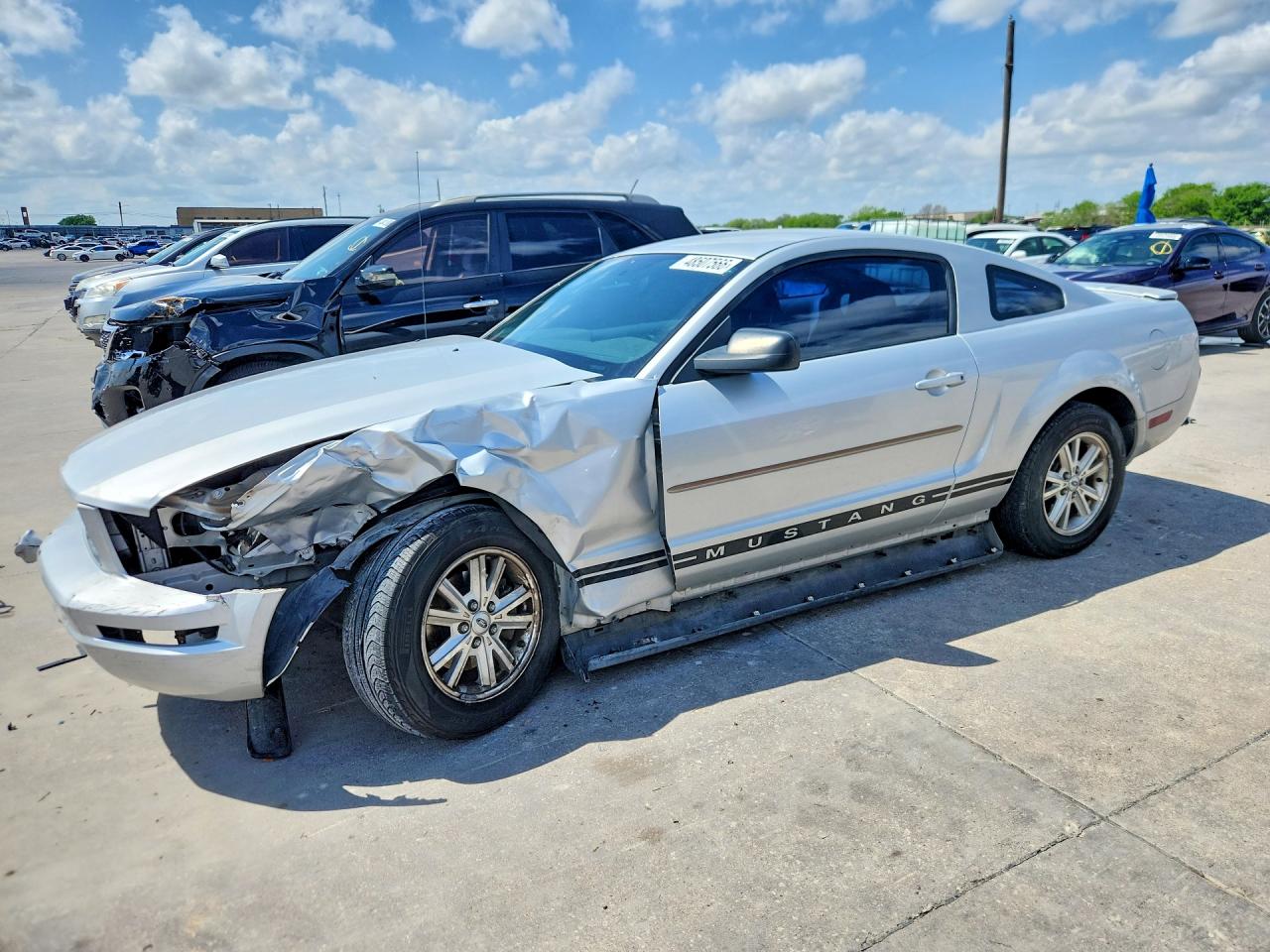 Salvage Ford Mustang Image