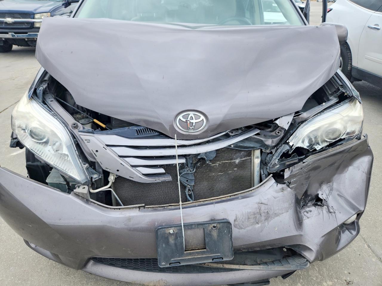 Toyota Sienna Xle 8-passenger