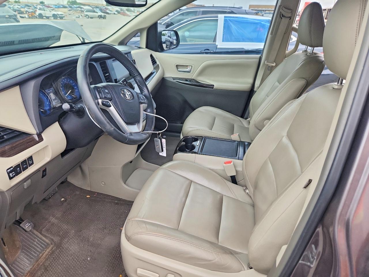 Toyota Sienna Xle 8-passenger